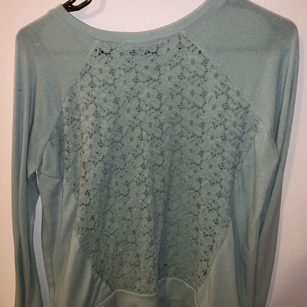 Long sleeve Forever 21 tee with cute floral back!